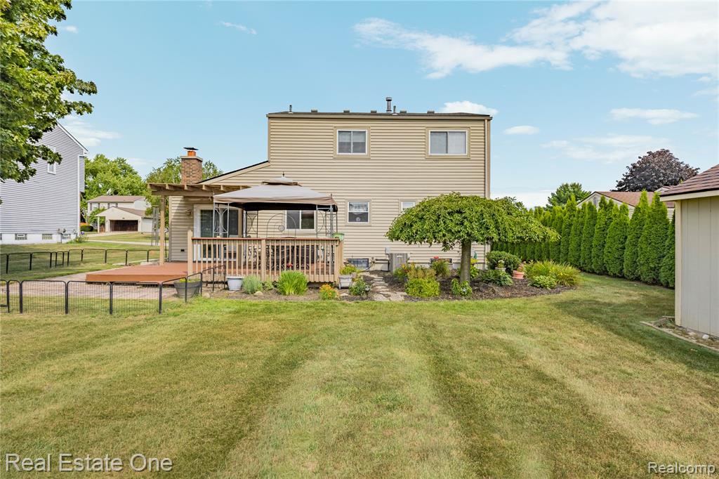 main property photo 28