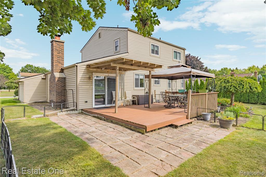 main property photo 29