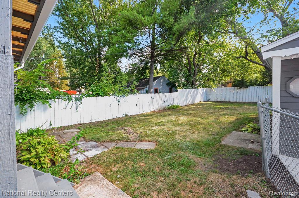 main property photo 16