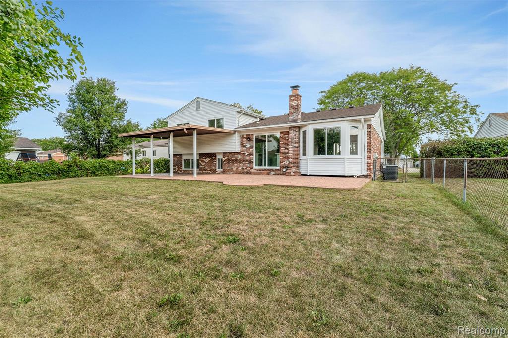 main property photo 37