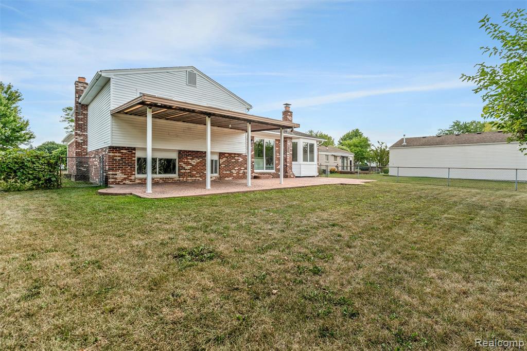 main property photo 38