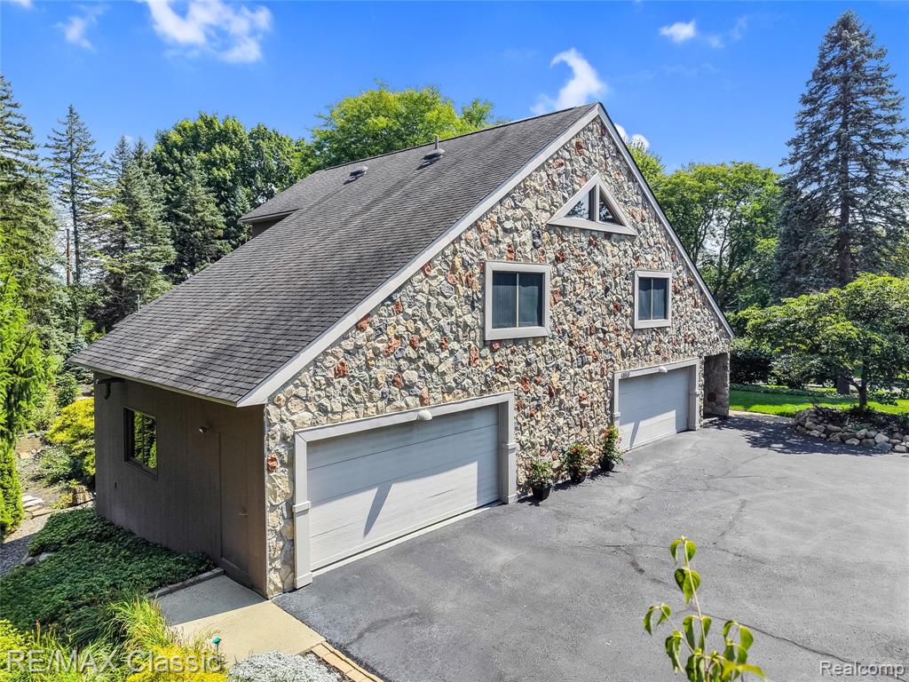 main property photo 59