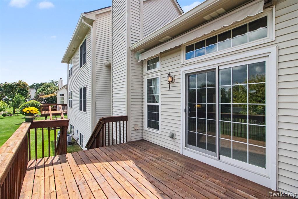 main property photo 30