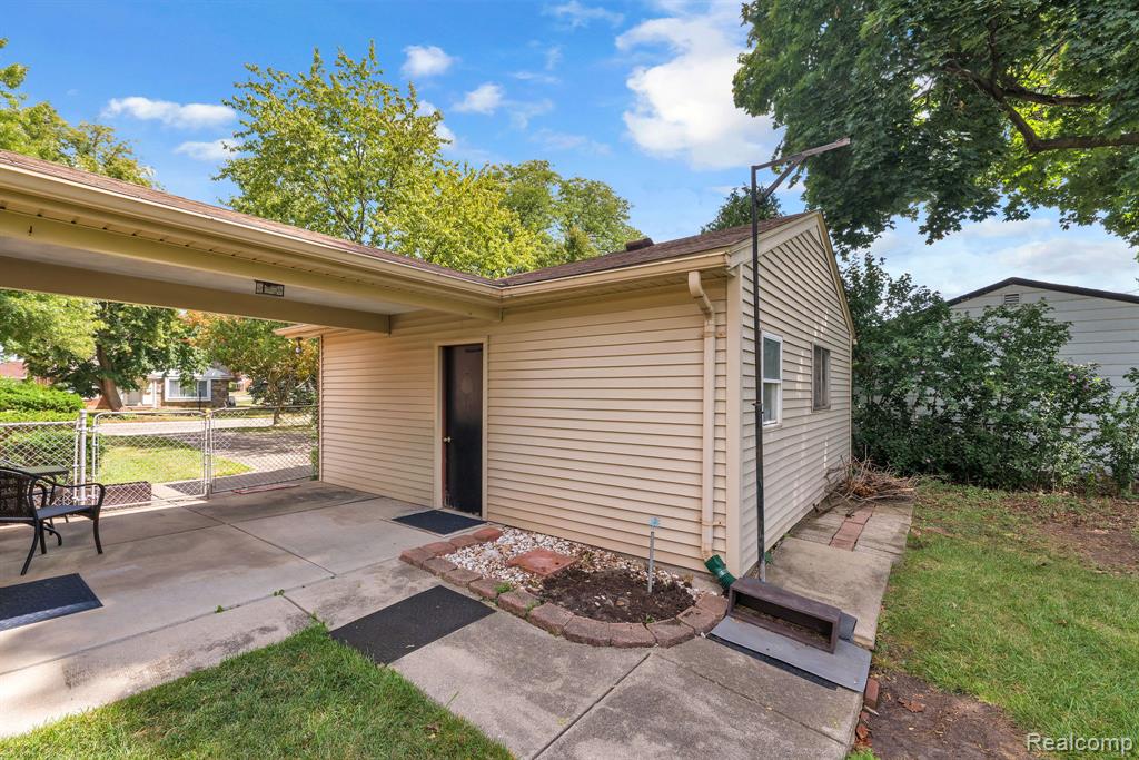main property photo 21
