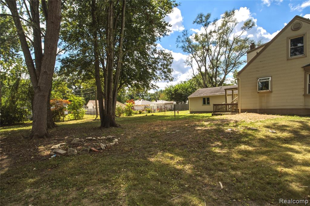 main property photo 33