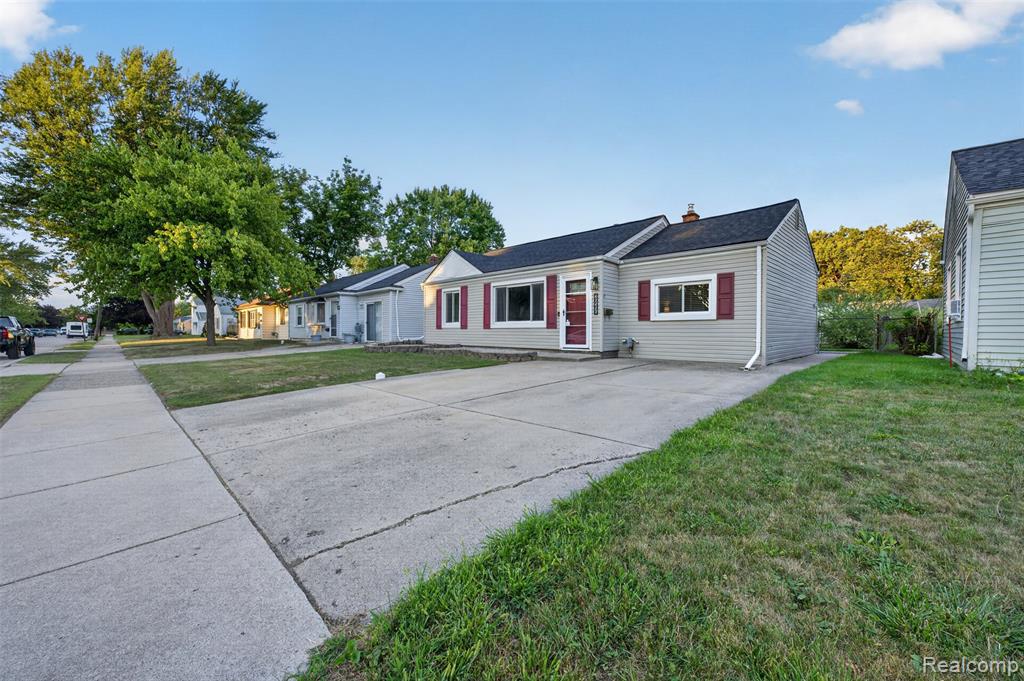 main property photo 7