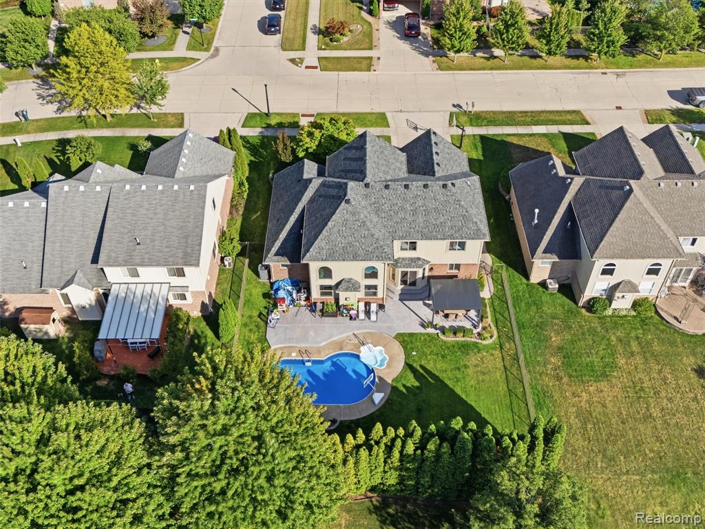 main property photo 43