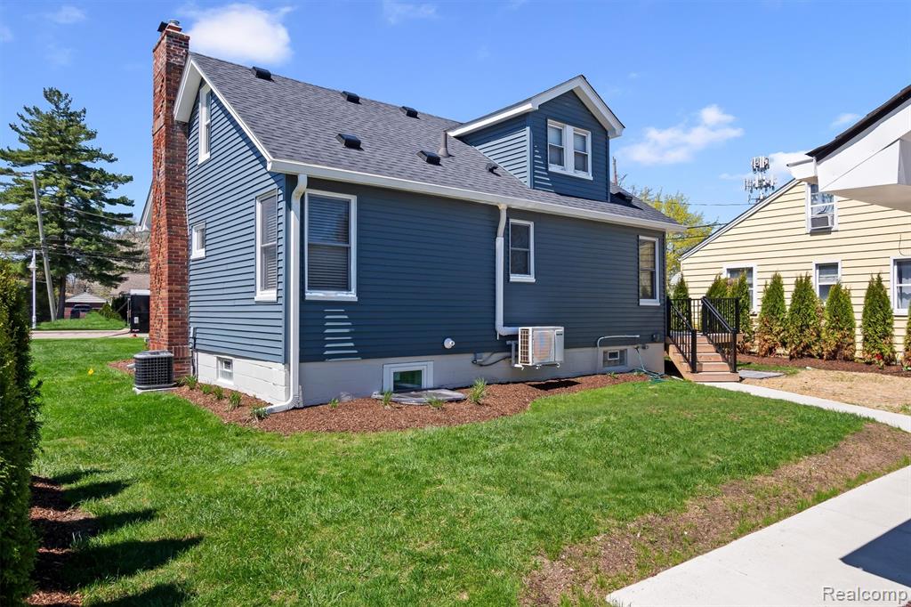 main property photo 20