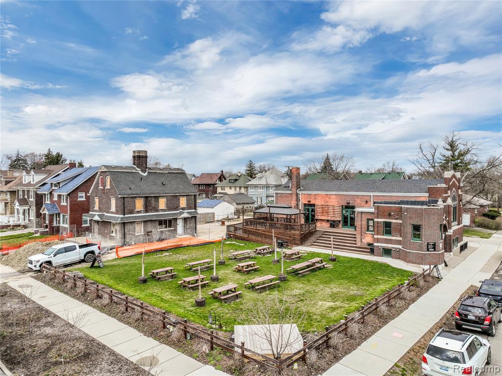 main property photo 21