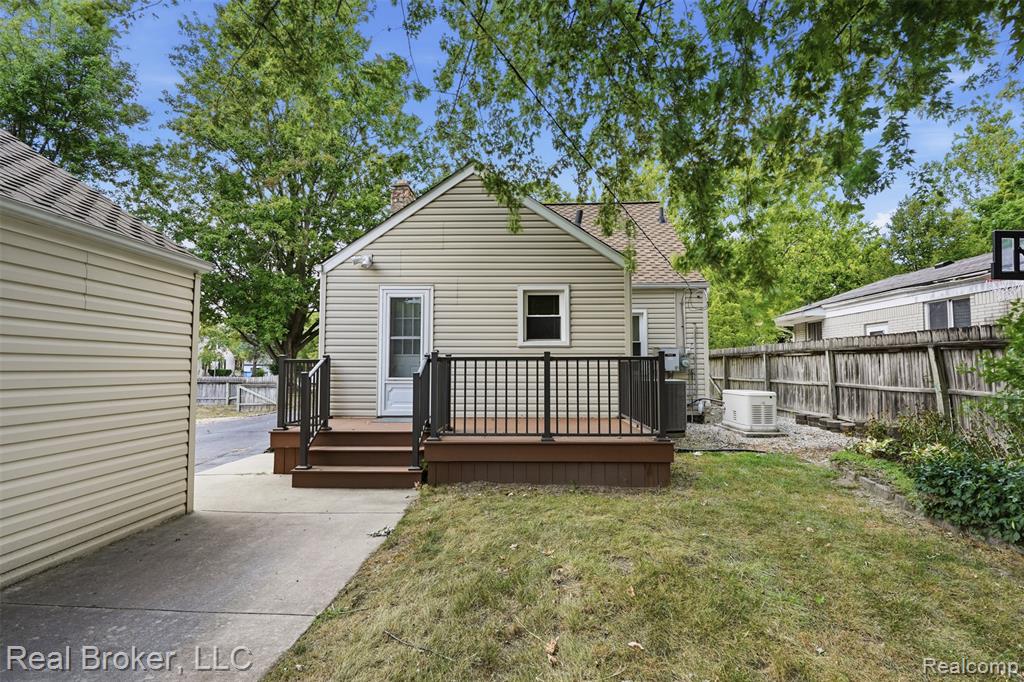 main property photo 24