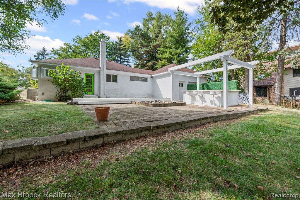 main property photo 27