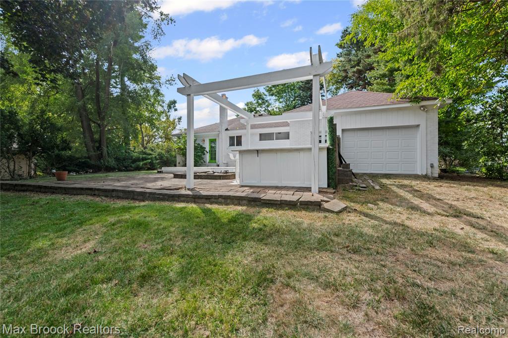 main property photo 29