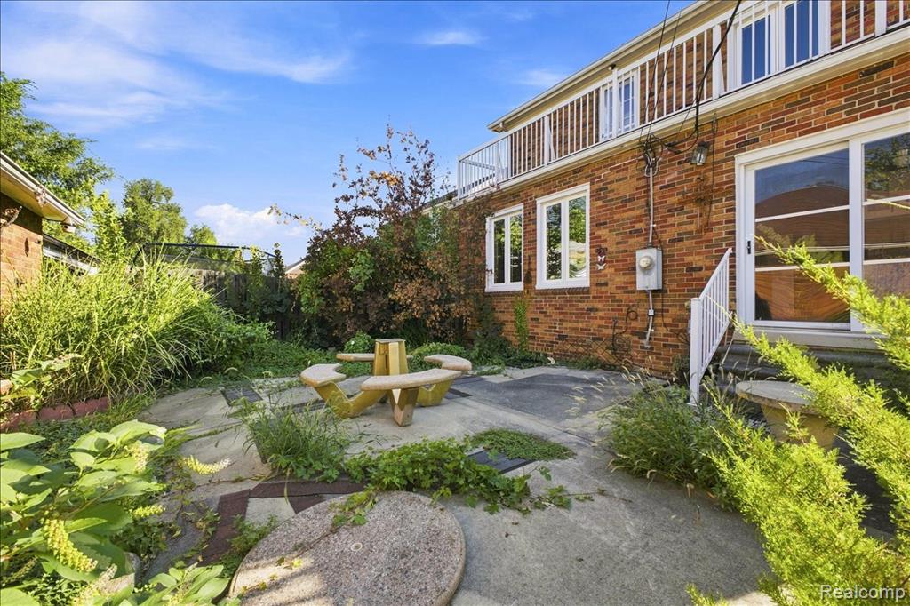 main property photo 35
