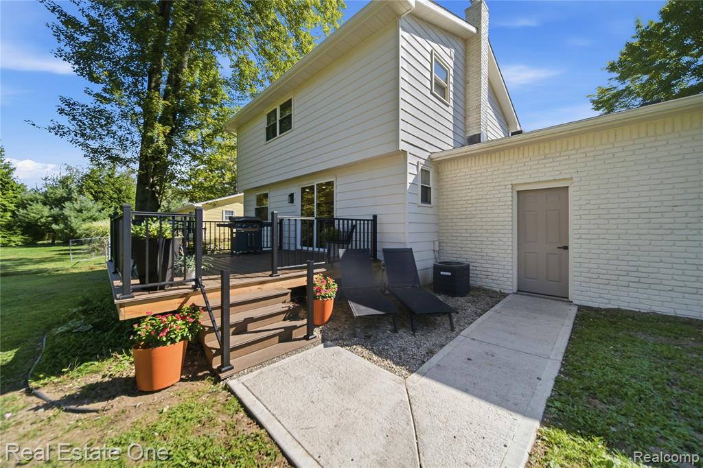 main property photo 26