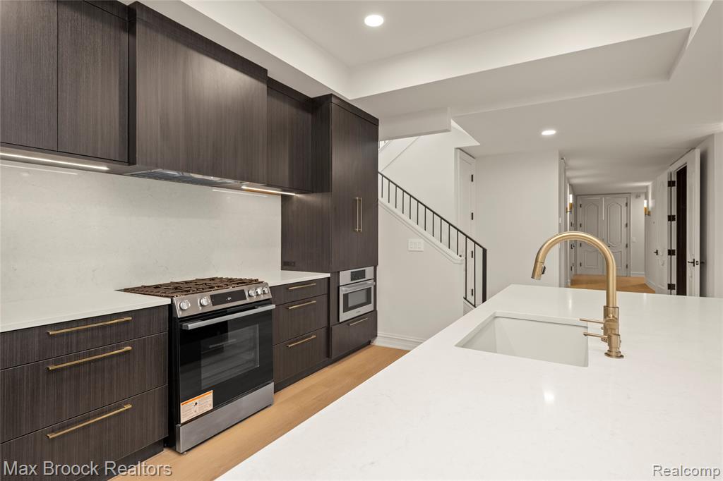 main property photo 70