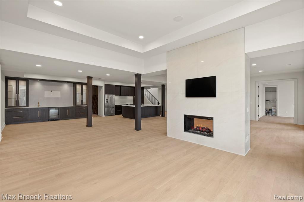 main property photo 76