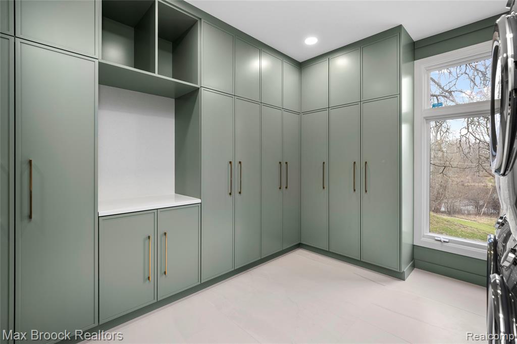 main property photo 81