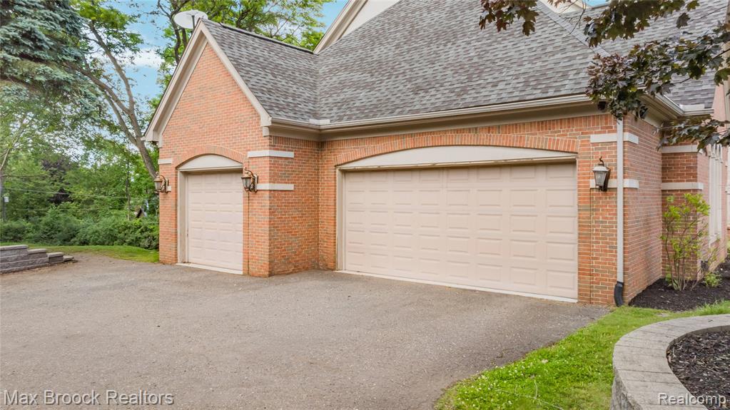 main property photo 89