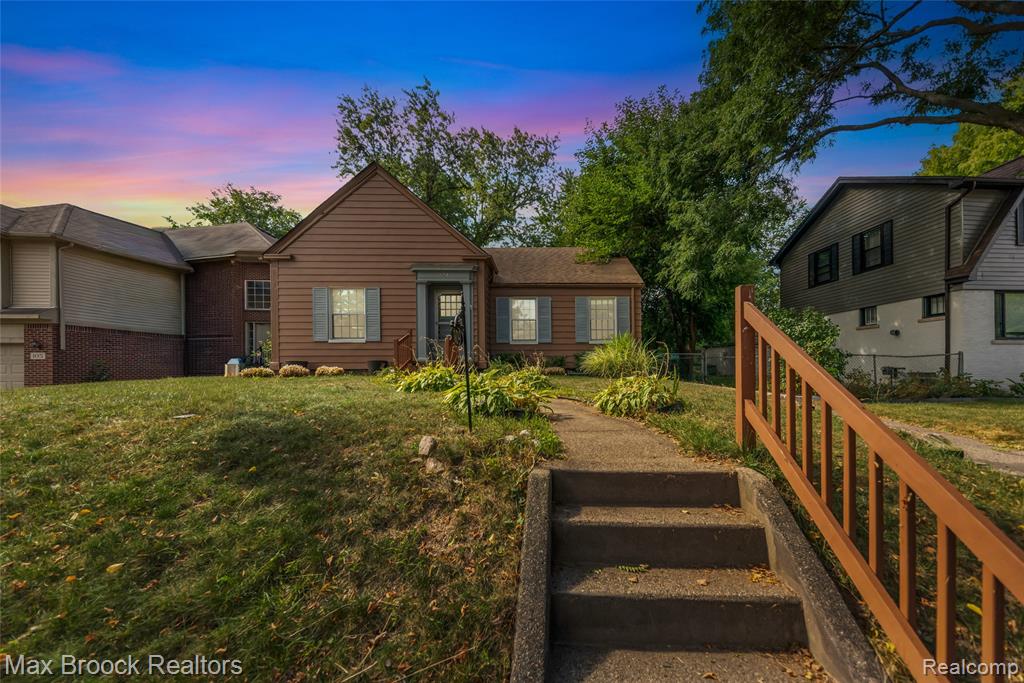 main property photo 45