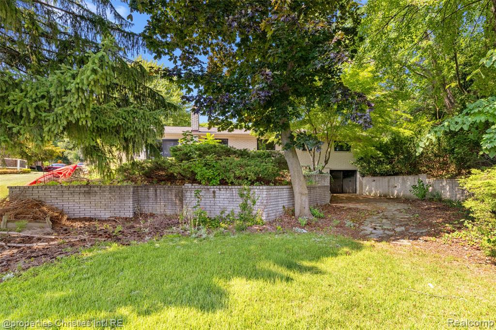 main property photo 50