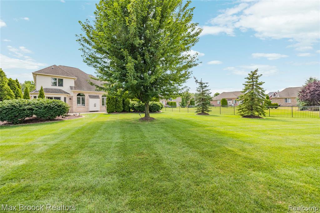 main property photo 39