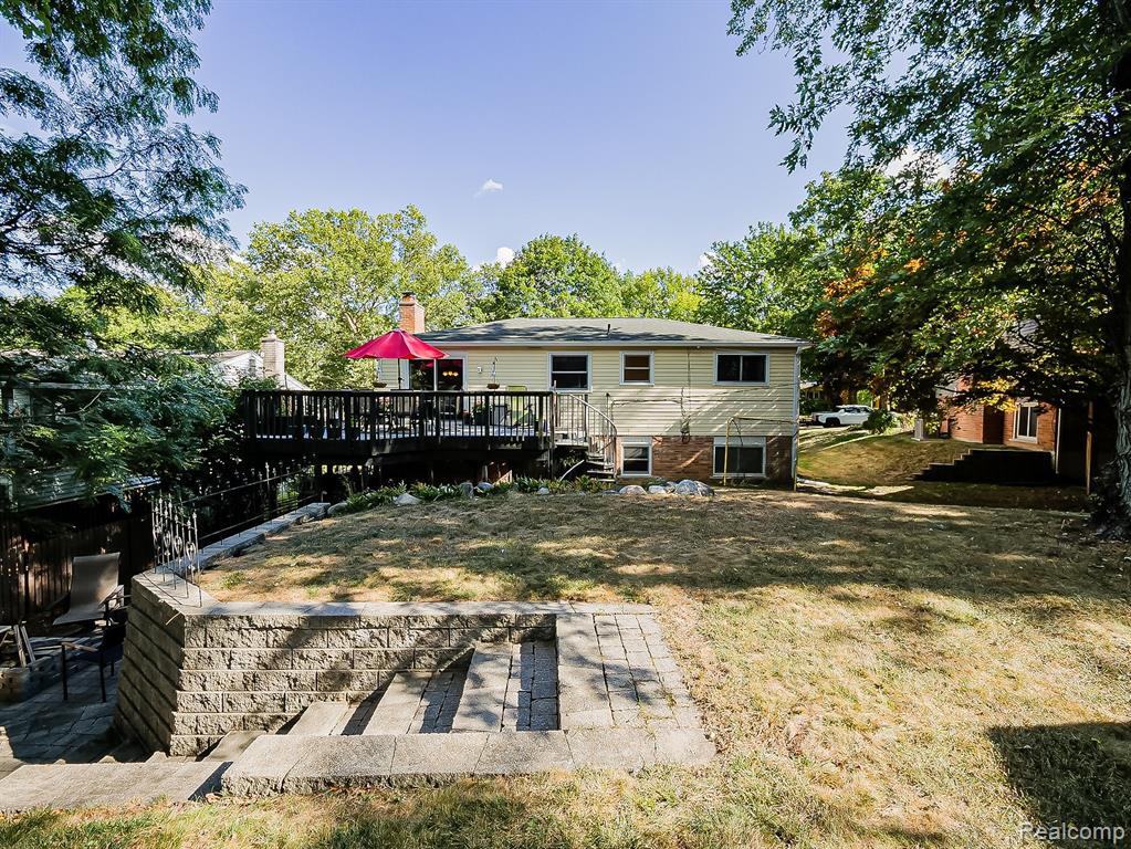 main property photo 31