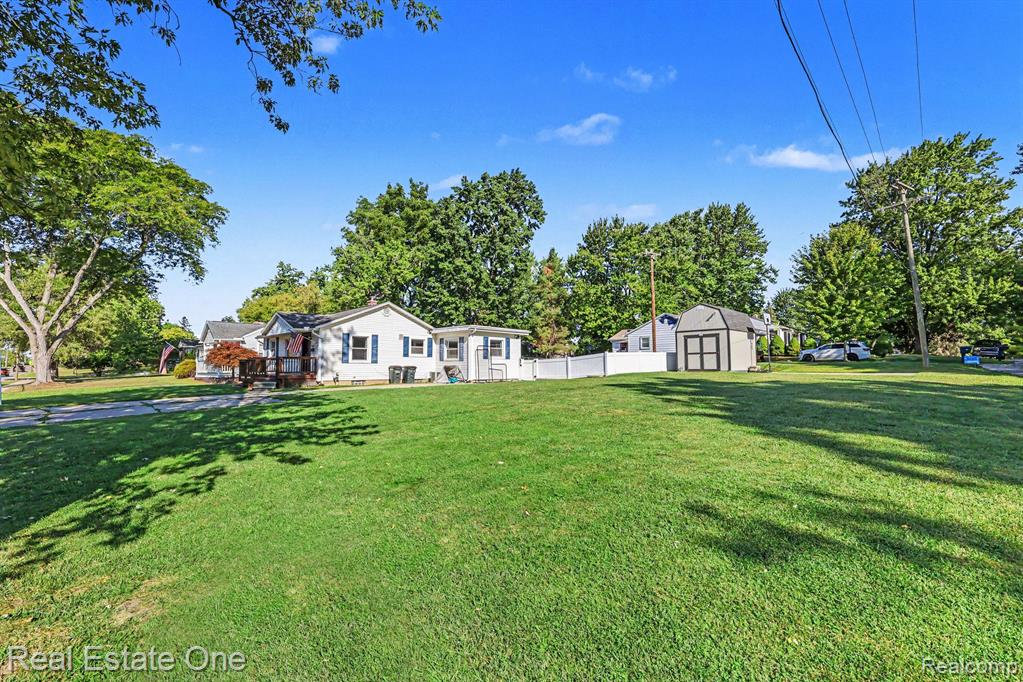 main property photo 18