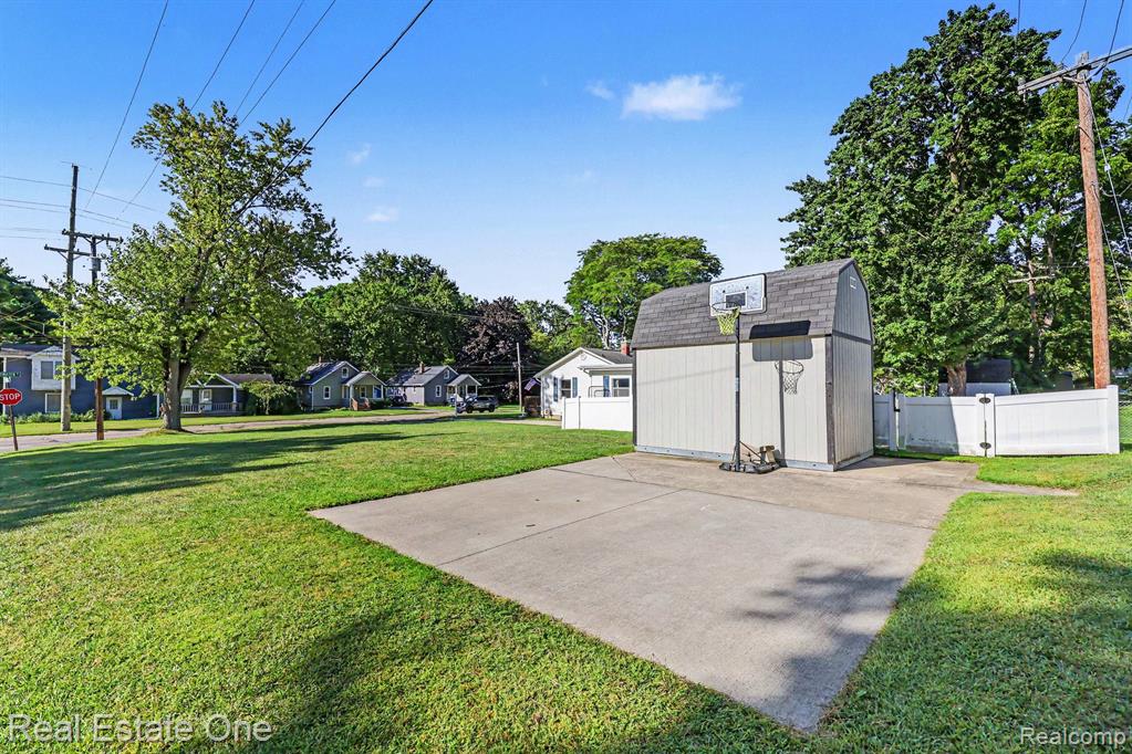 main property photo 19