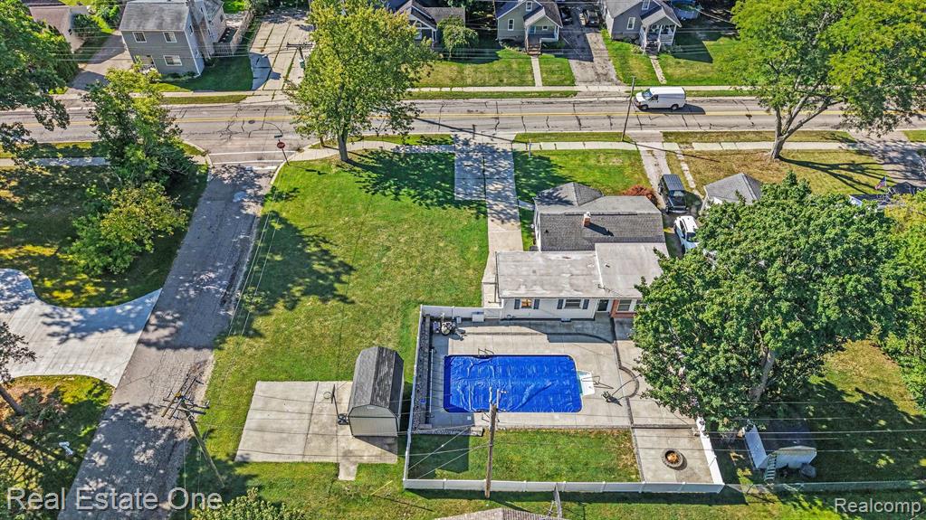 main property photo 23