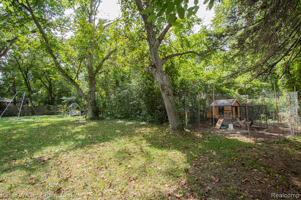 main property photo 31