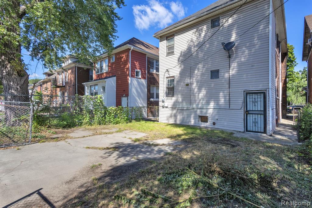 main property photo 7