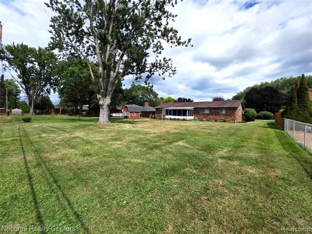 main property photo 19