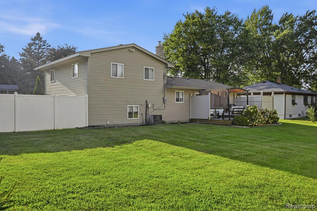 main property photo 5