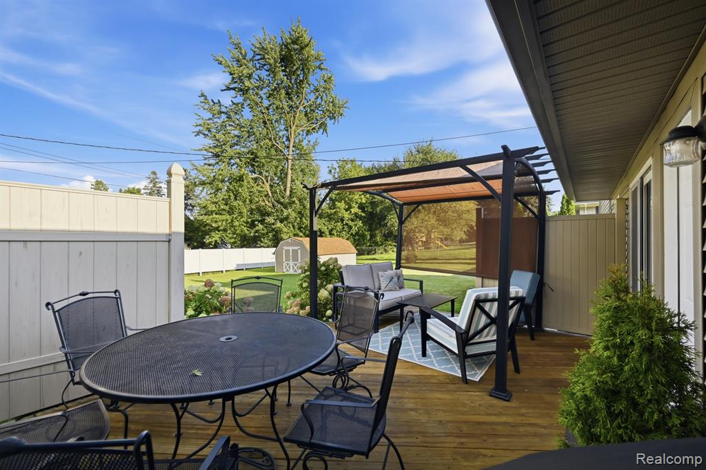 main property photo 9