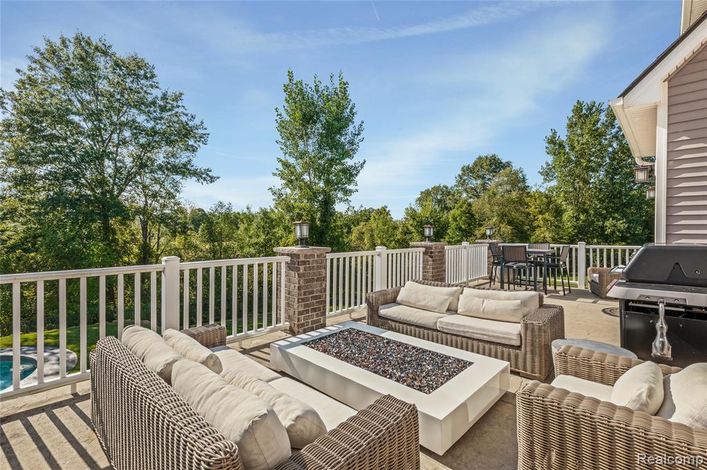 main property photo 51