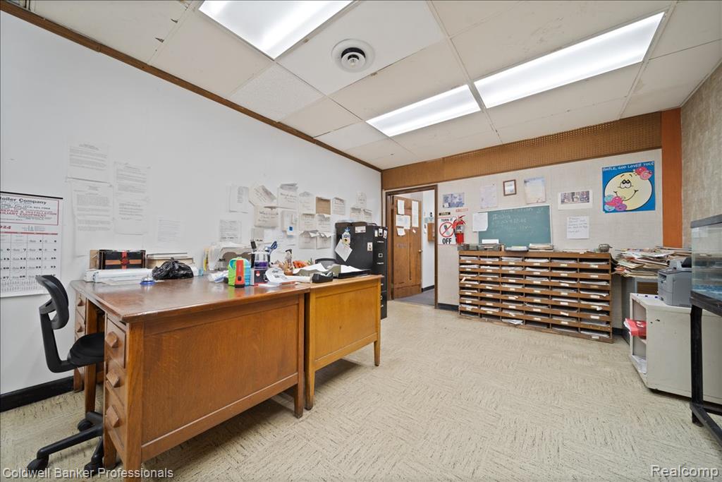 main property photo 33