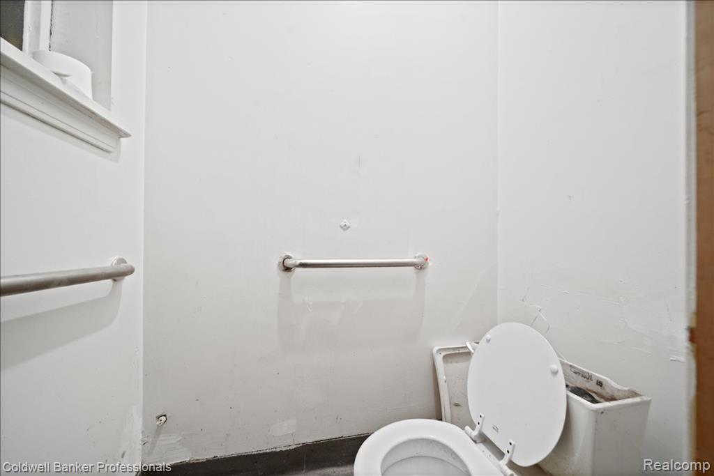 main property photo 46