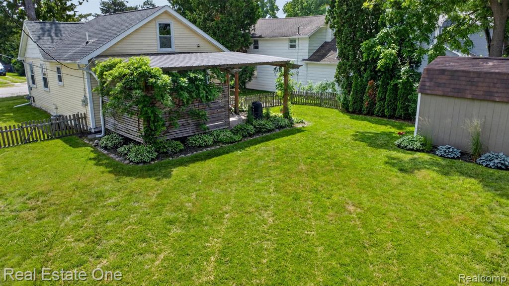 main property photo 28
