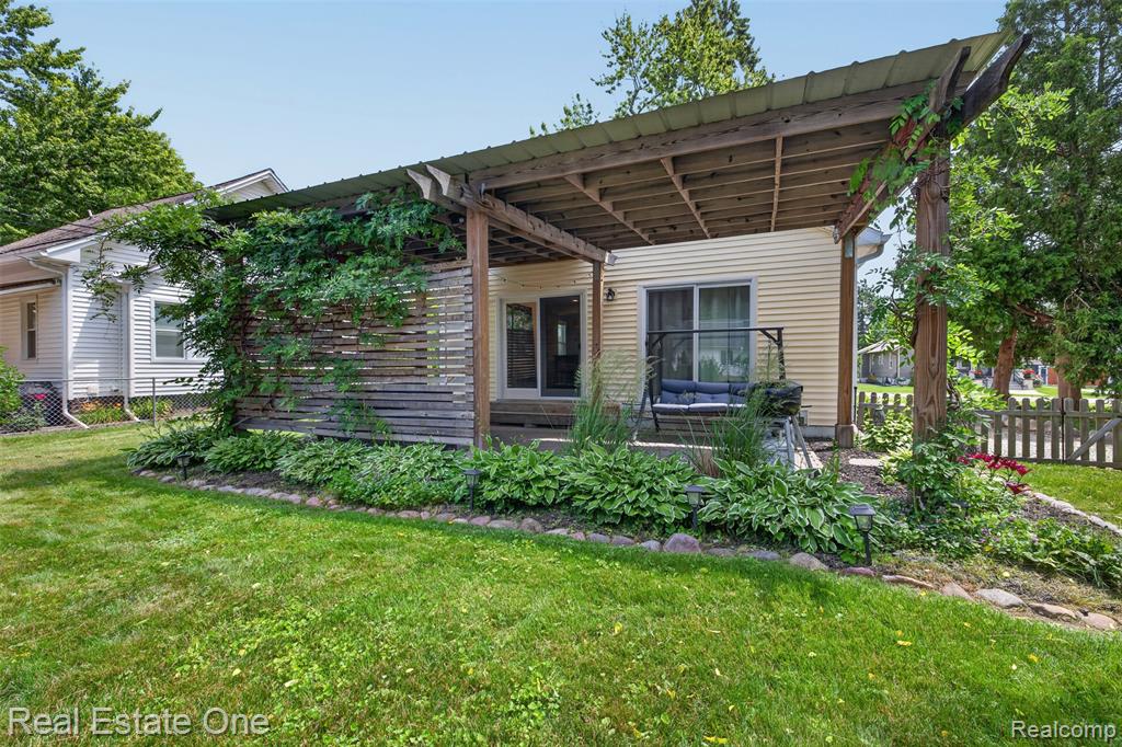 main property photo 39