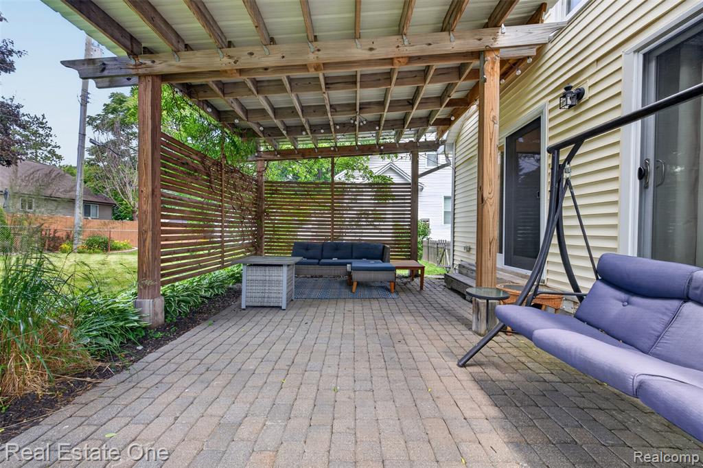main property photo 40