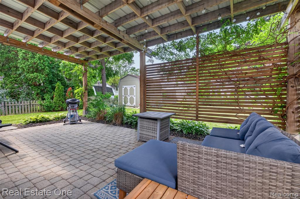 main property photo 41
