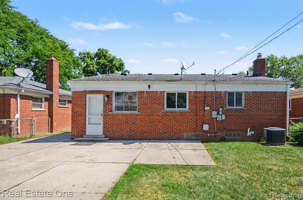 main property photo 27