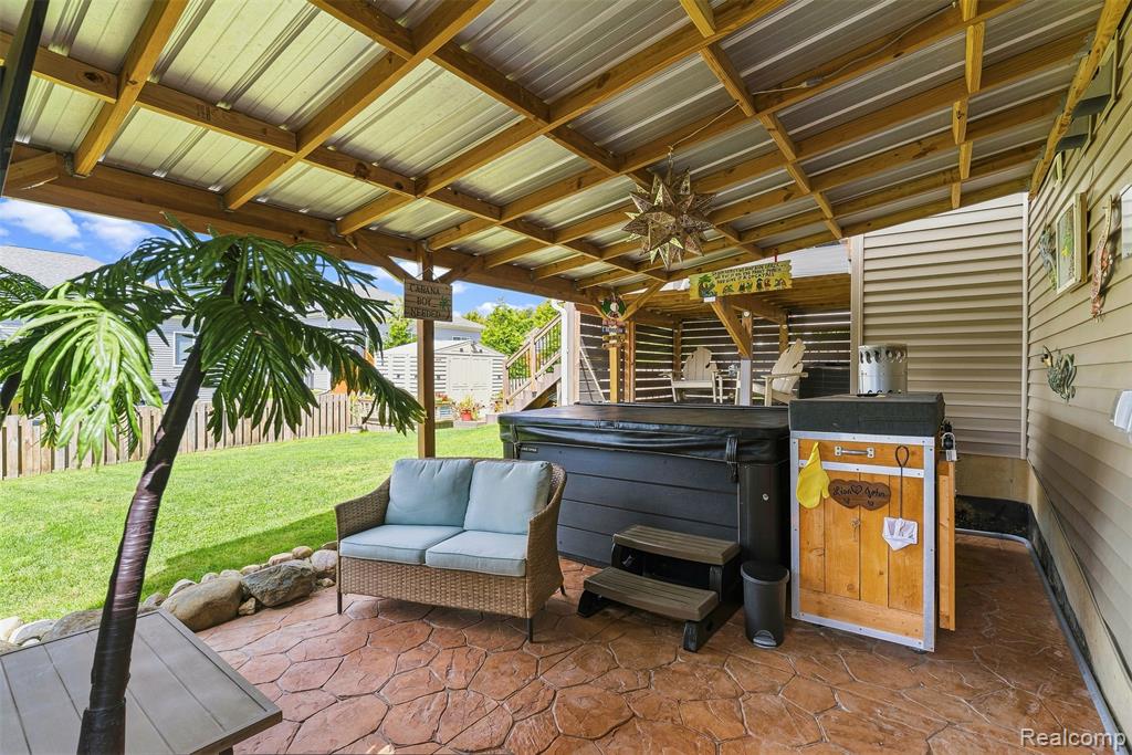 main property photo 43