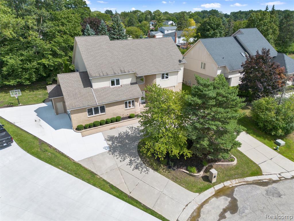 main property photo 75