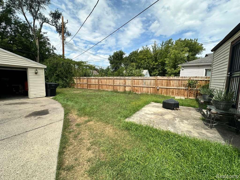main property photo 18