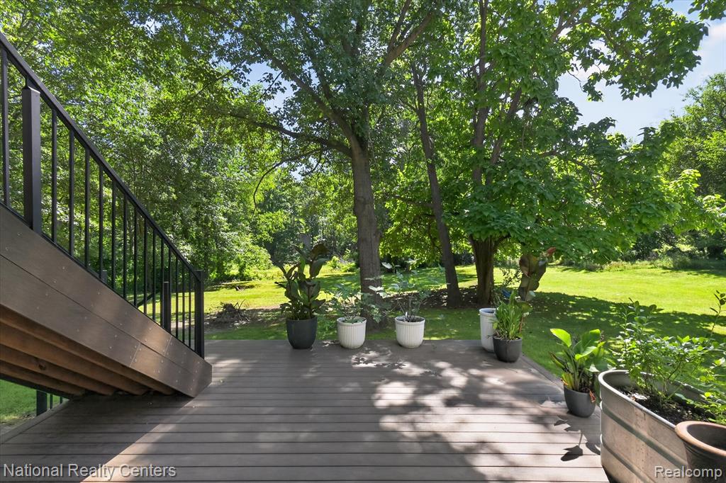 main property photo 50