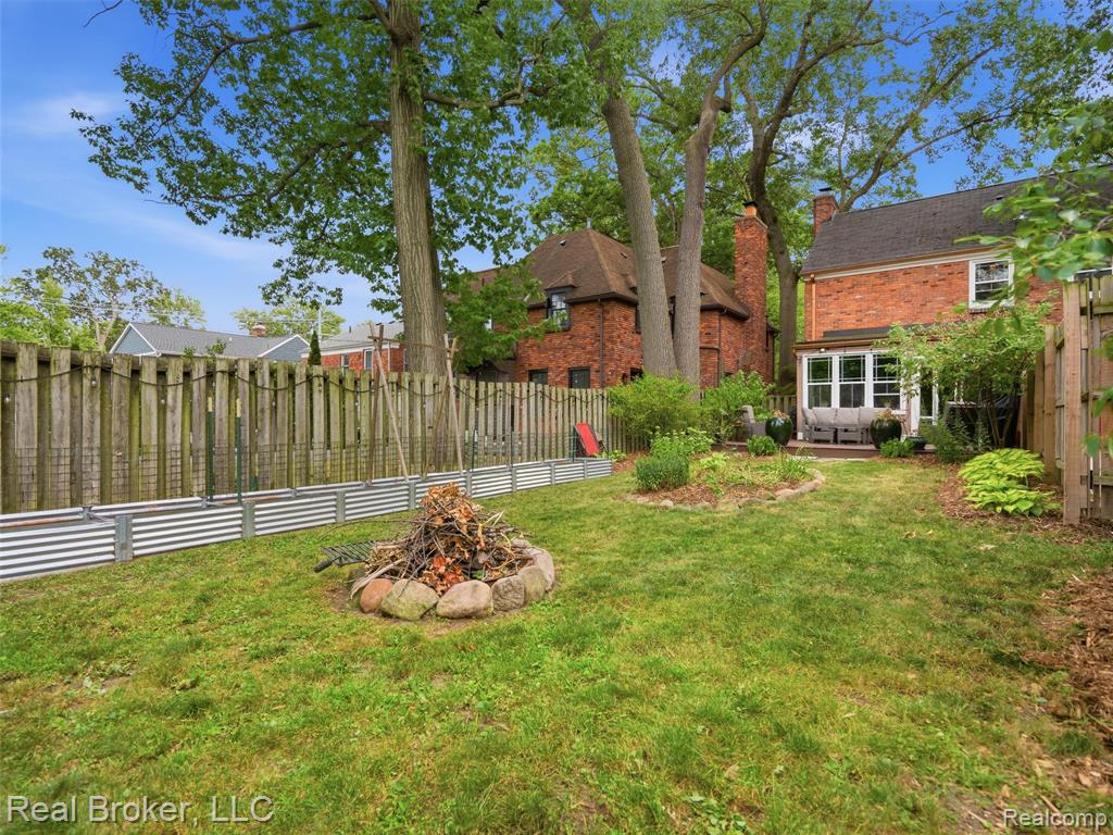 main property photo 46
