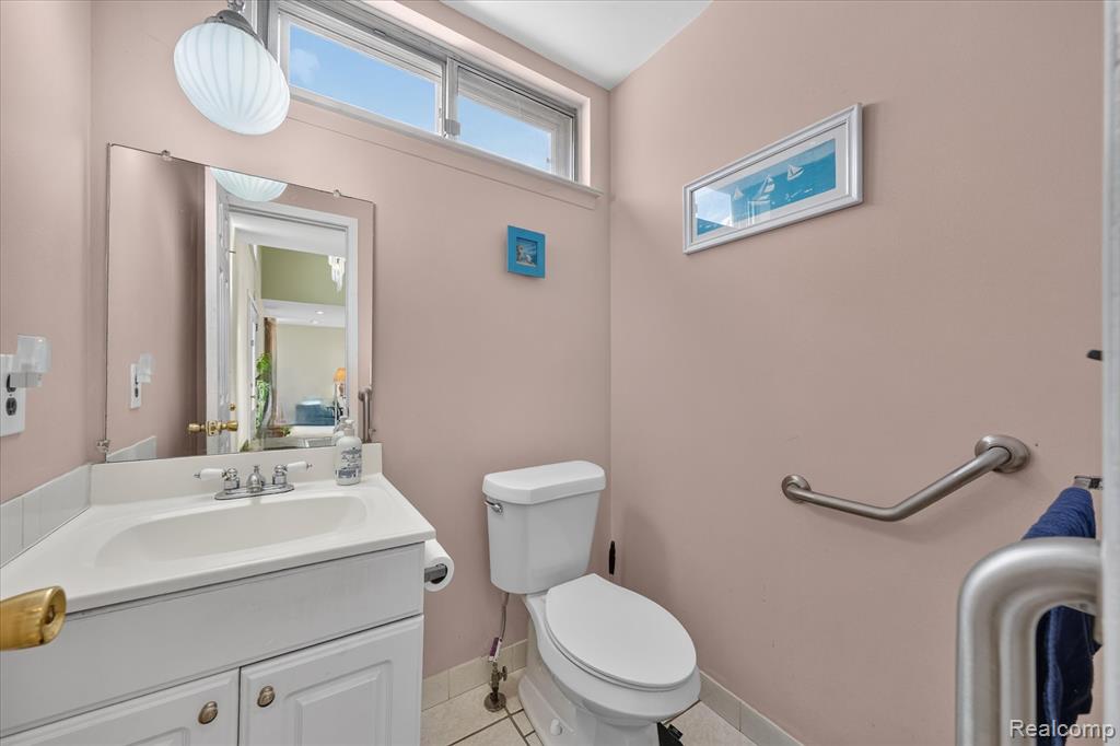 main property photo 18