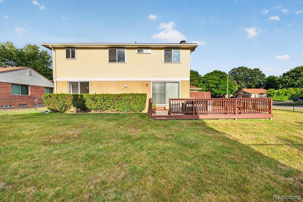 main property photo 43