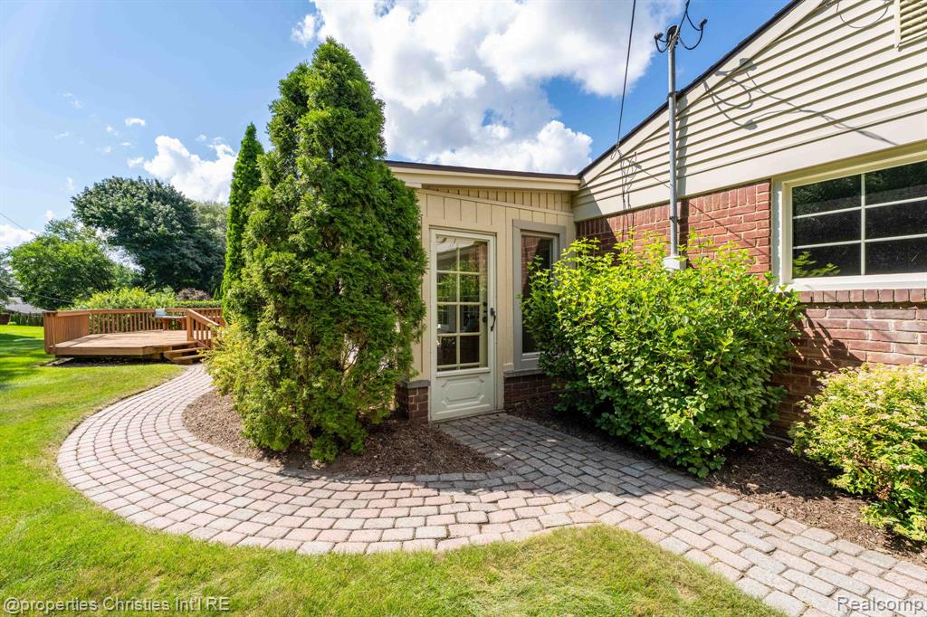 main property photo 35